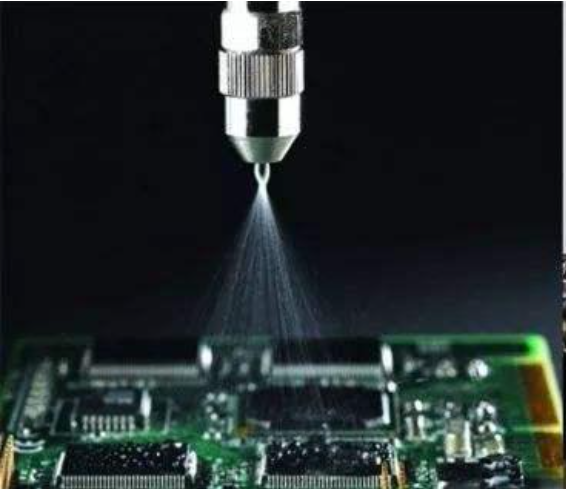 Роль защитного покрытия (Conformal Coating) в обеспечении надежности PCBA